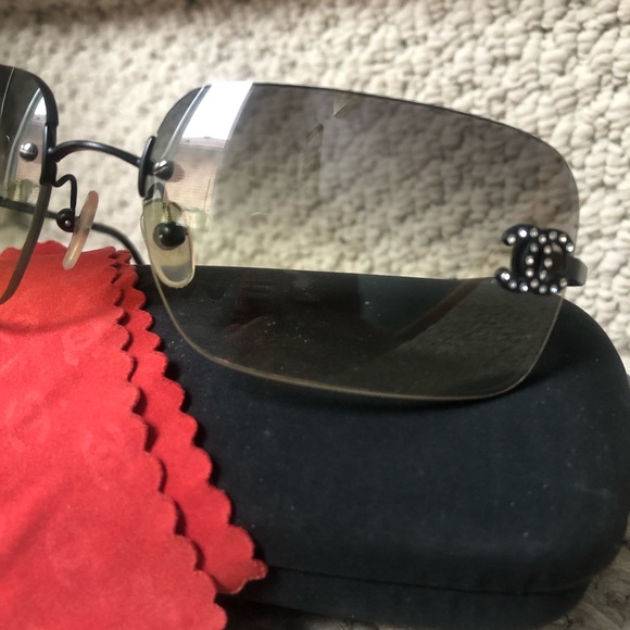Chanel sunglasses - Picture 4 of 10